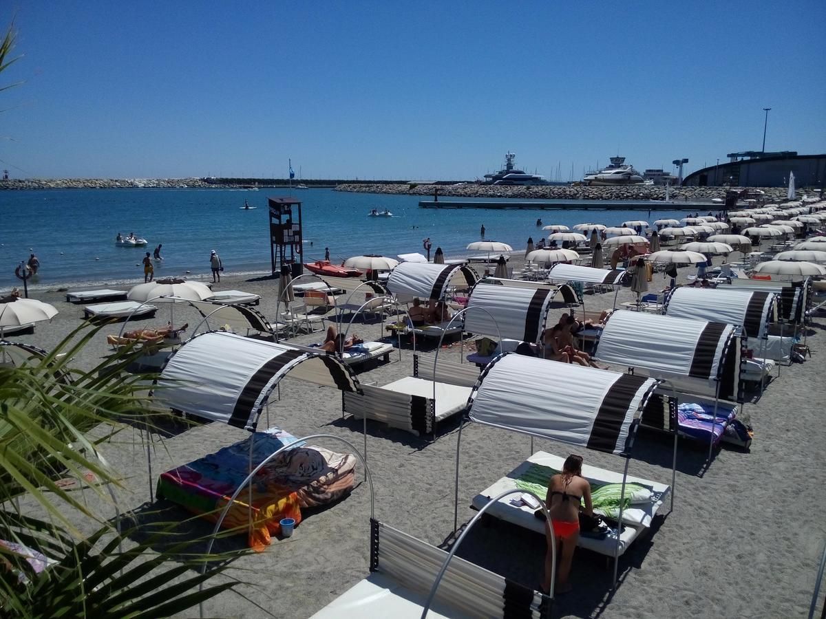Colibri Family & Bike Aparthotel Loano