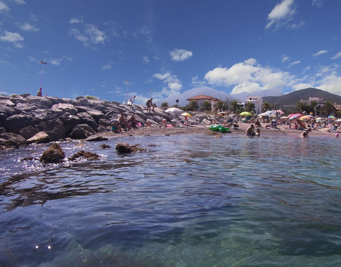 Aparthotel Colibri Family & Bike 3*